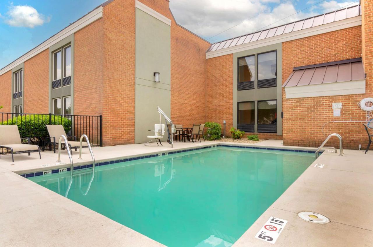 Best Western North Roanoke Troutville Екстериор снимка
