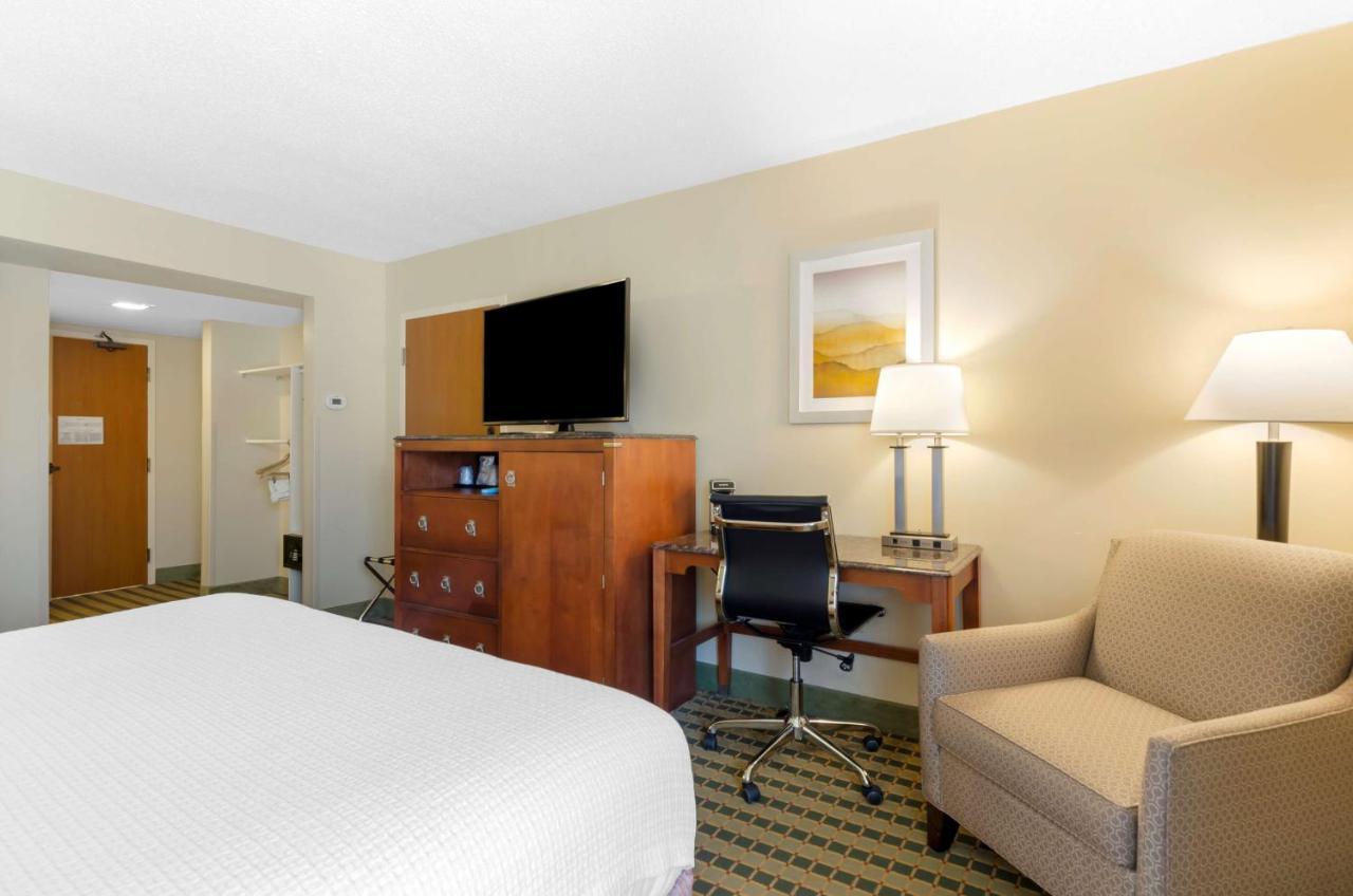 Best Western North Roanoke Troutville Екстериор снимка